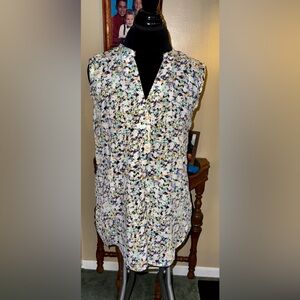 Pretty Sleeveless Hi - Lo Top